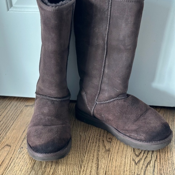 Classic Ugg Tall - Picture 2 of 7